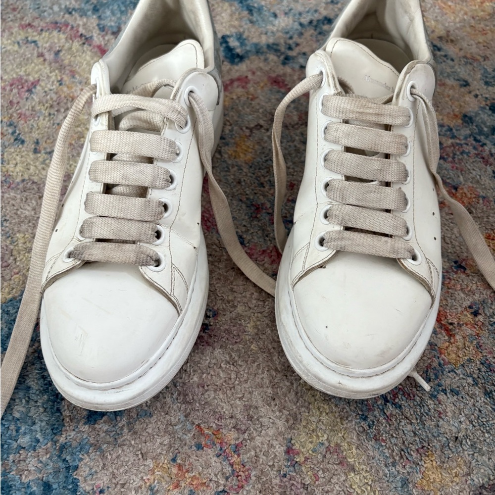 Alexander McQueen White and Gray Casual Sneakers - Picture 2 of 5